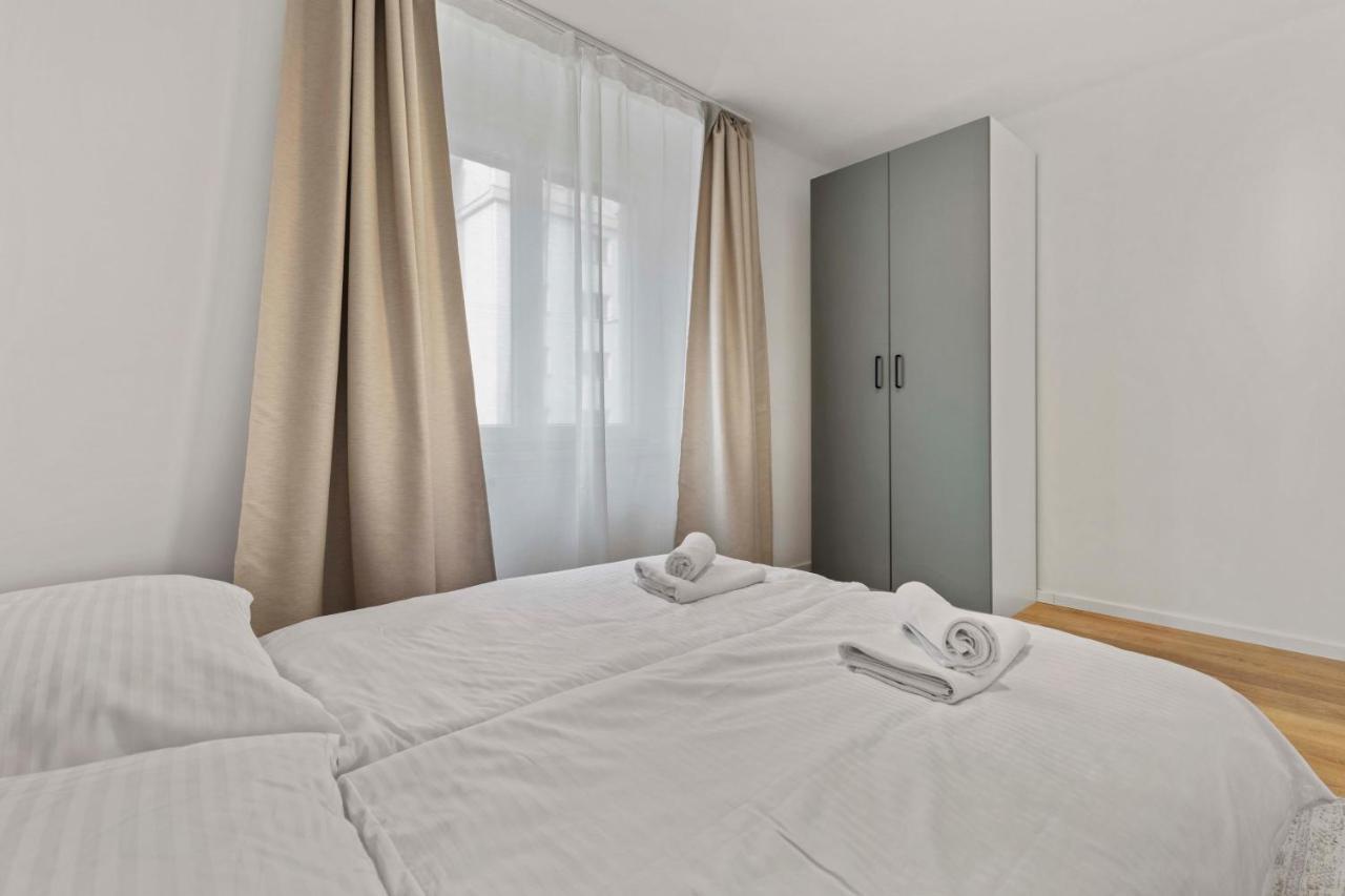 2 Bedroom Apt Steps To Nivy Station 布拉迪斯拉发 外观 照片