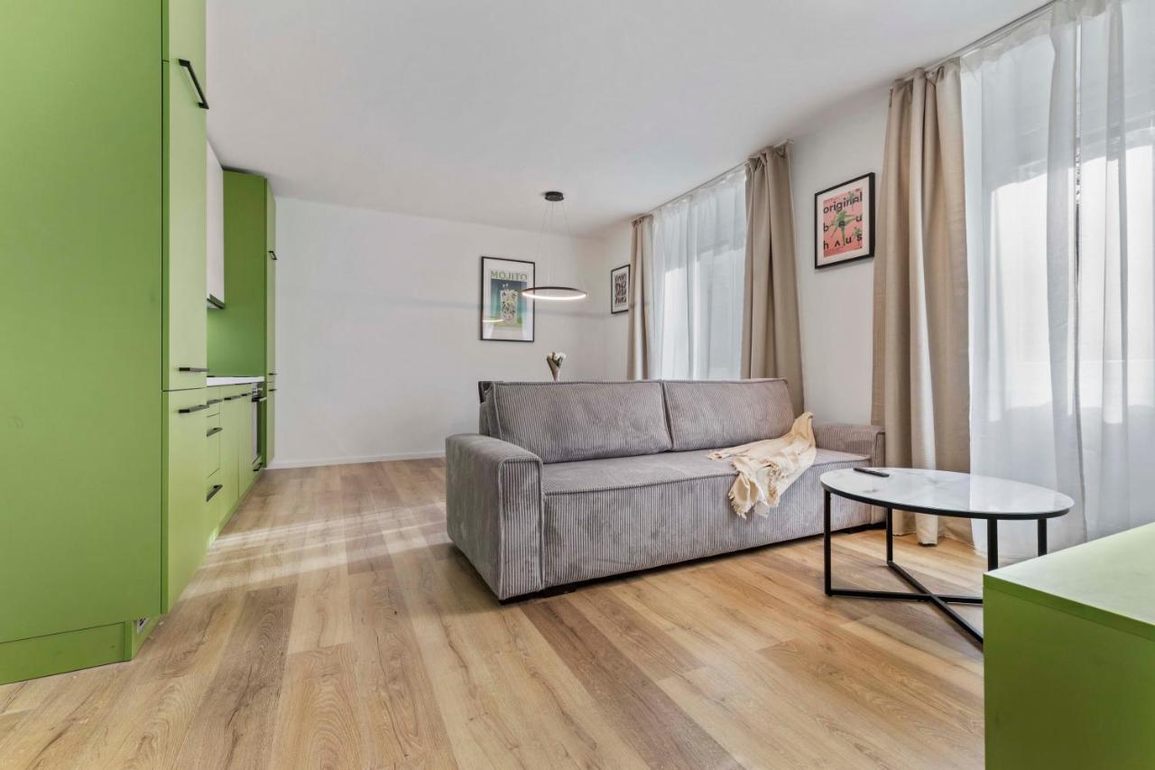 2 Bedroom Apt Steps To Nivy Station 布拉迪斯拉发 外观 照片
