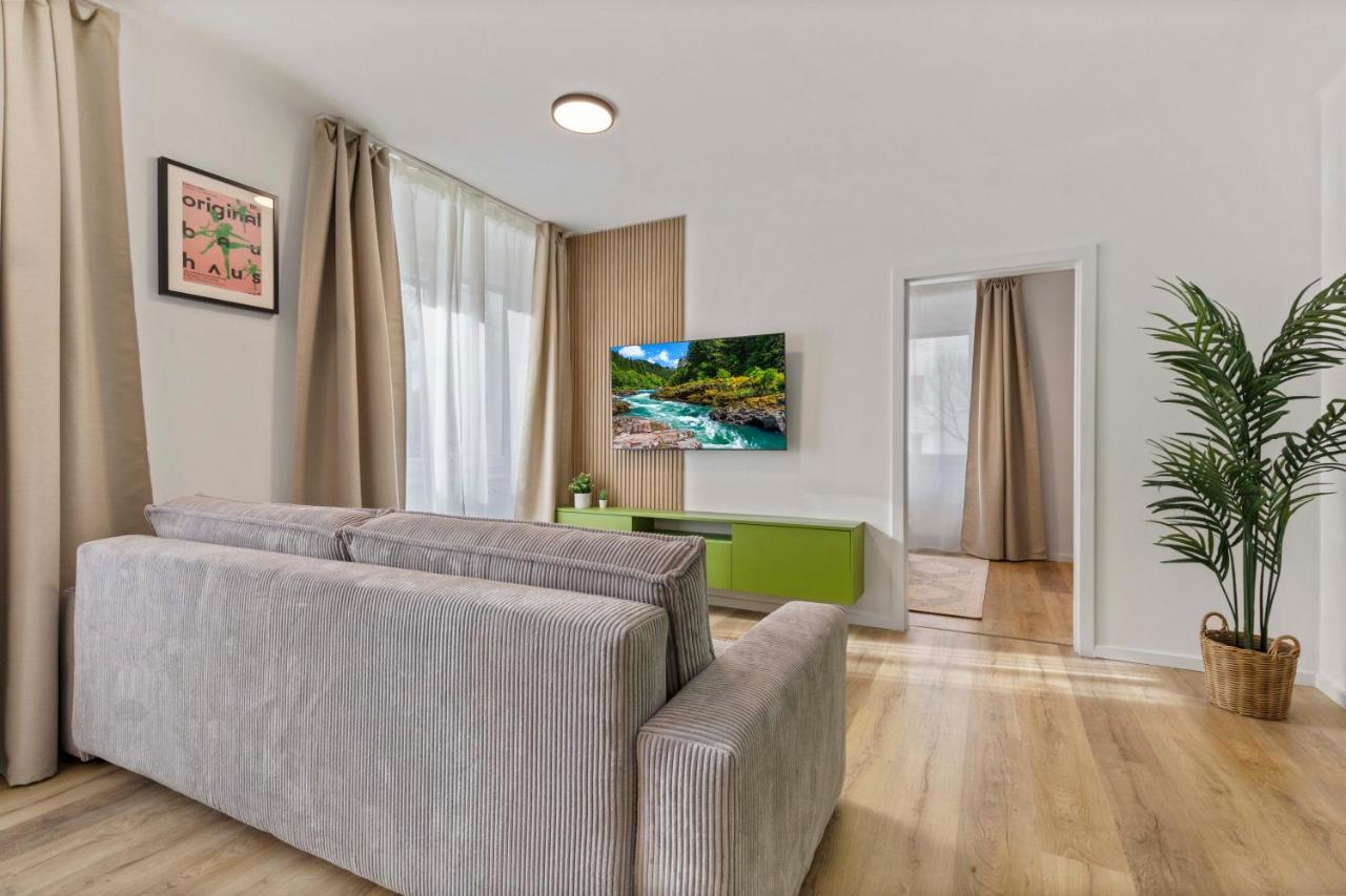 2 Bedroom Apt Steps To Nivy Station 布拉迪斯拉发 外观 照片